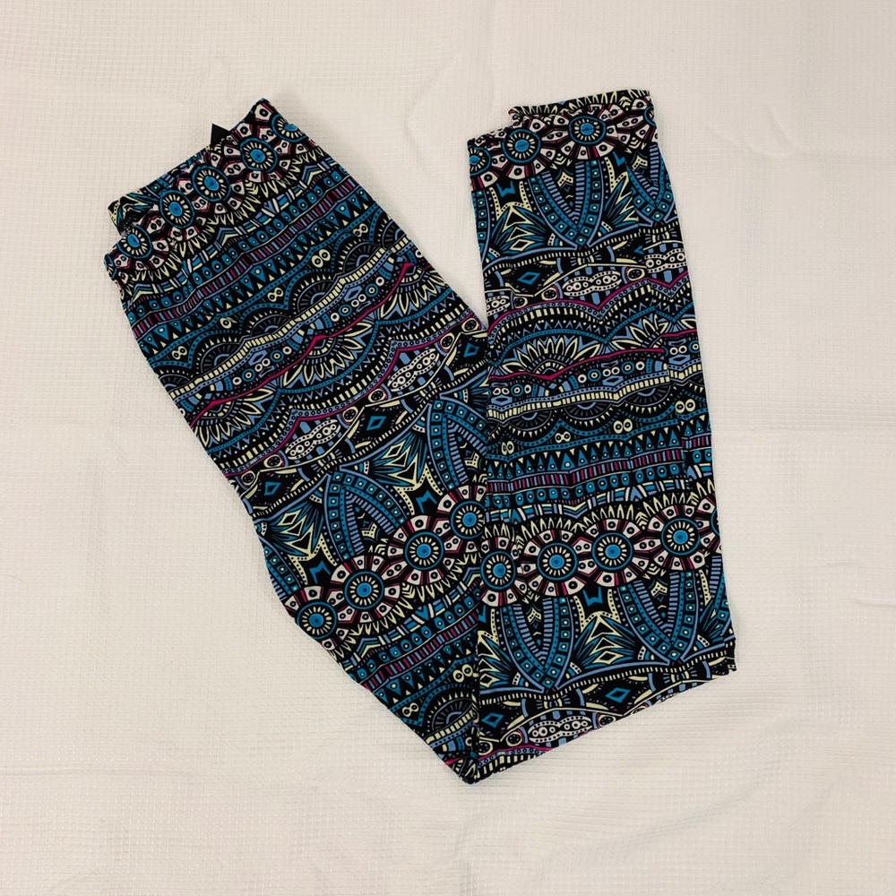 Butter soft leggings plus size fits sizes 14-20.